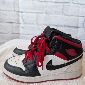 Nike Air Jordan 1 - Black and Red